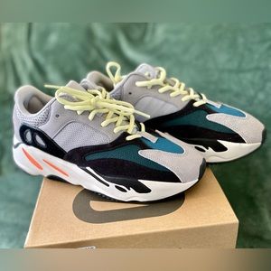 Adidas Originals Yeezy Boost 700 'Wave Runner' SolidGrey/Chalk White/Core Black
